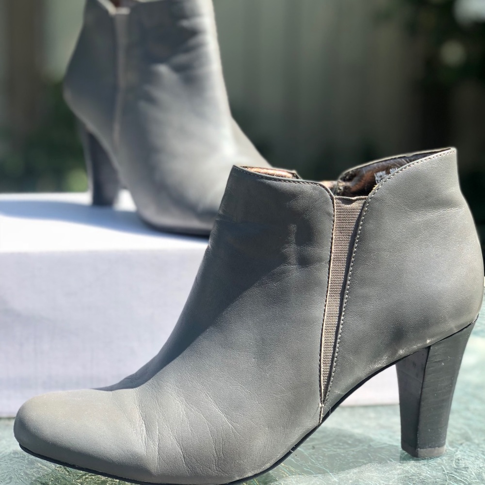 🍁Andrew Geller Booties🍁